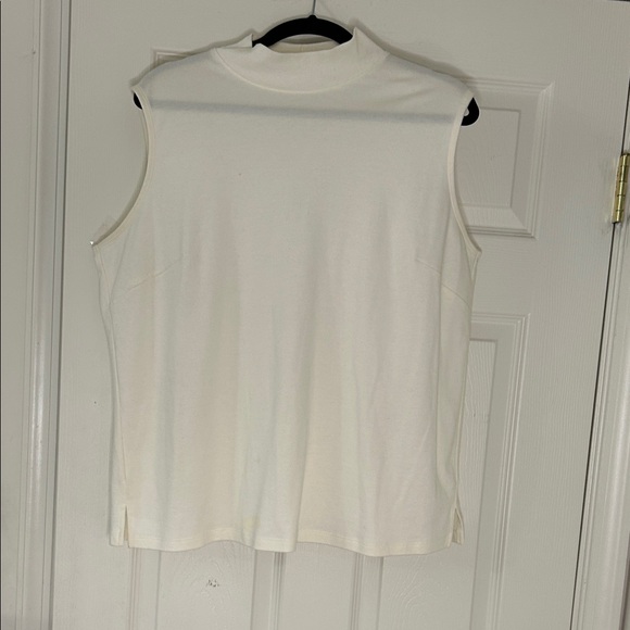 Hasting & Smith Tops - Hasting & Smith Women - Chic Ivory Sleeveless Tank Top